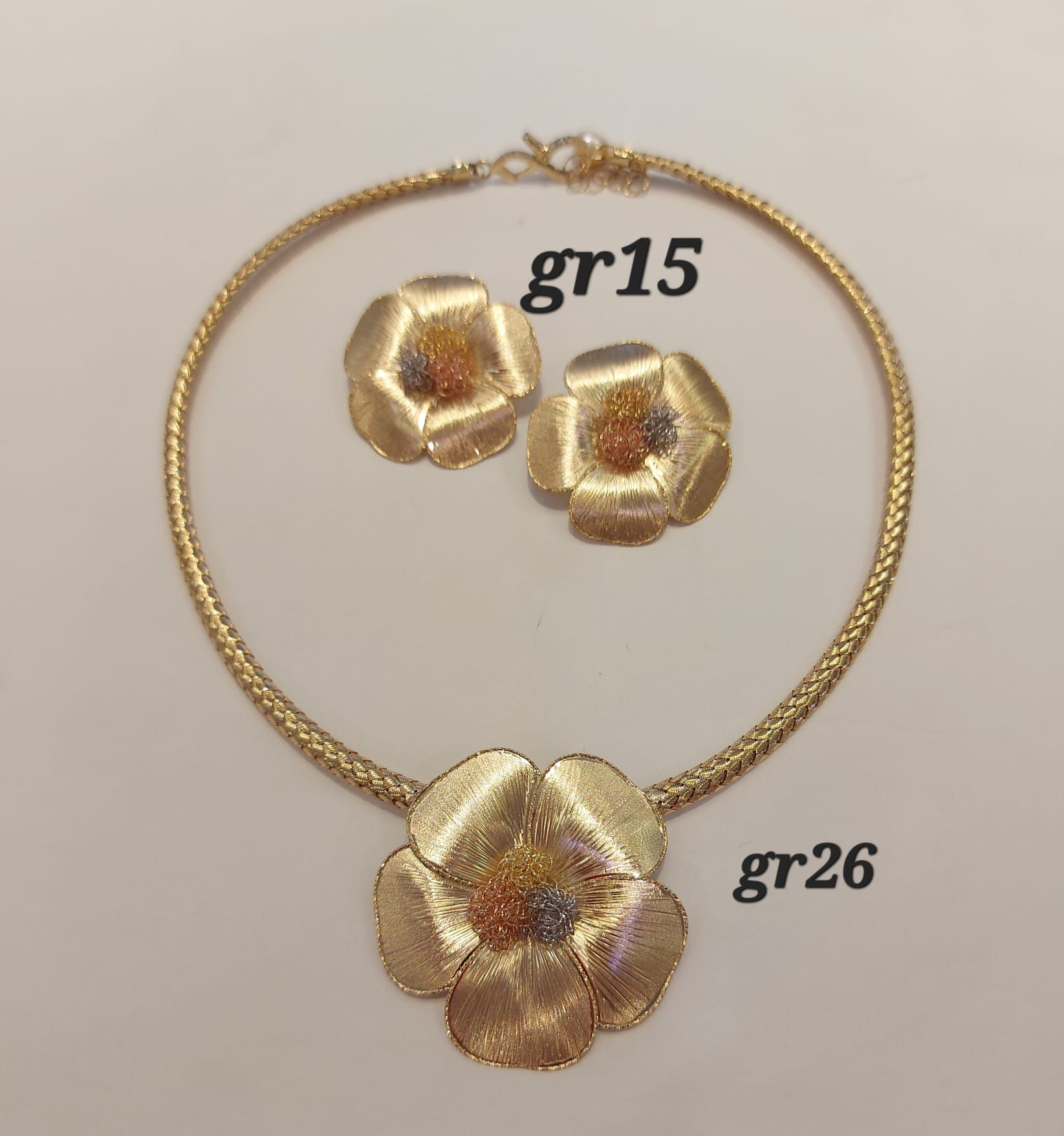 PAURE 18 KT CON COLLANA E ORECCHINI 