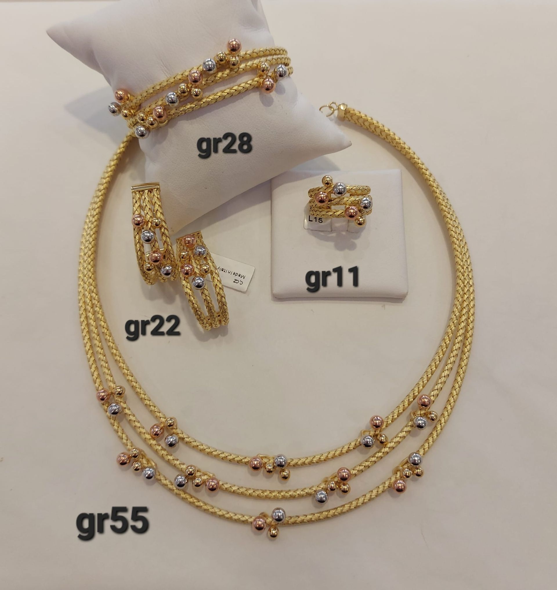 PAURE 18 KT CON ORECCHINI, ANELLO E COLLANA 