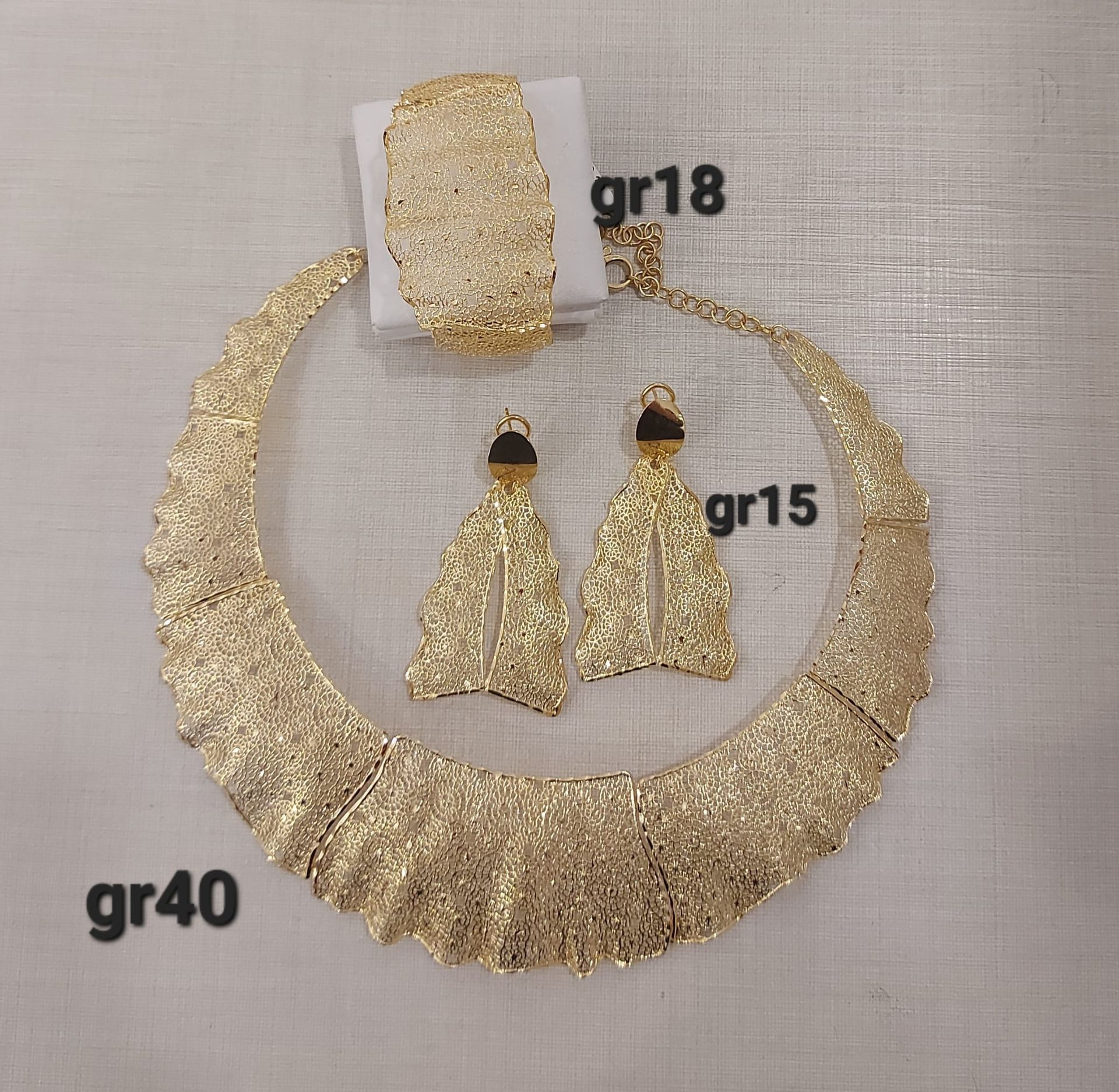 COMPLETO CON COLLANA, ORECCHINI E BRACCIALE ORO GIALLO 18K