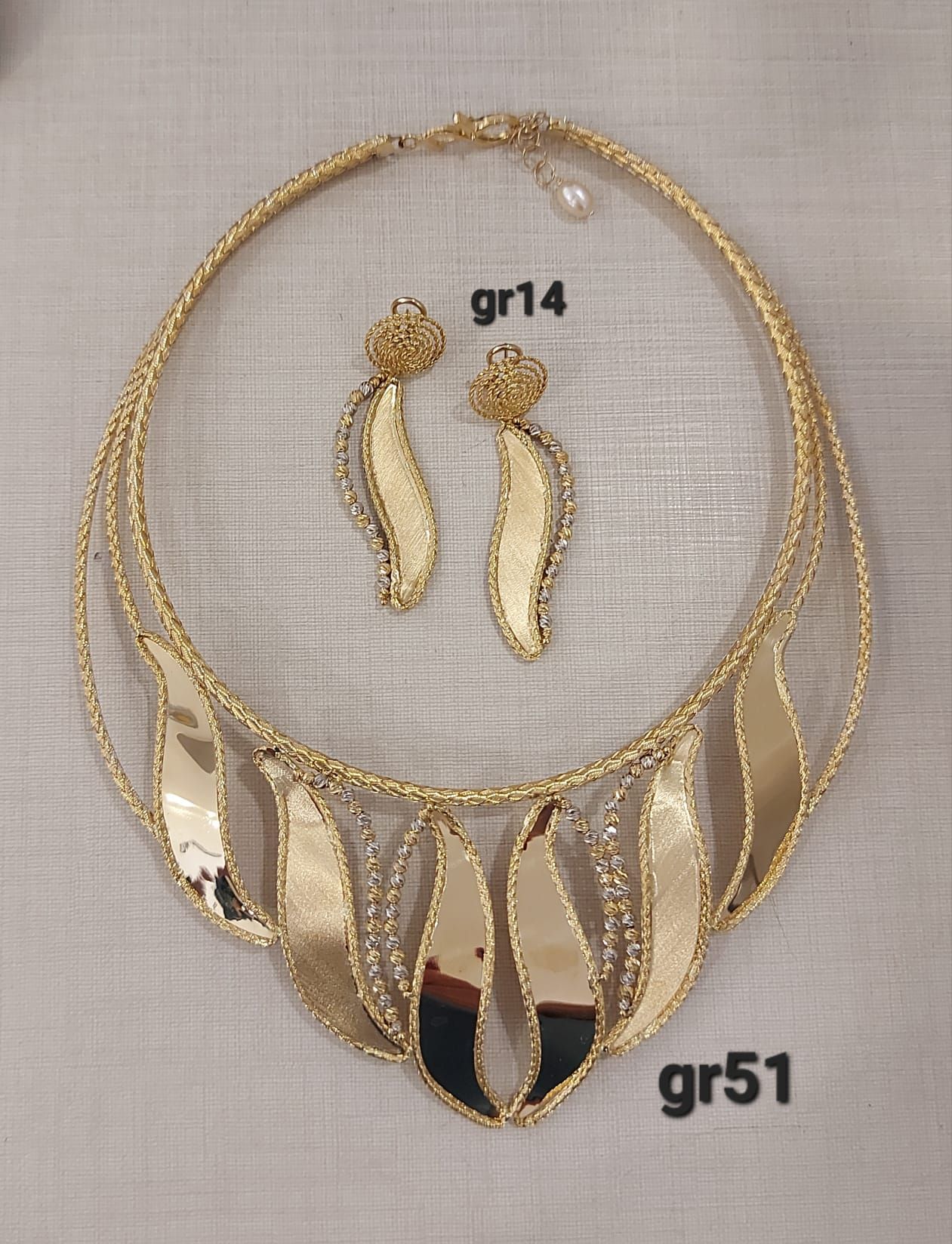 PAURE 18 KT CON COLLANA E ORECCHINI 