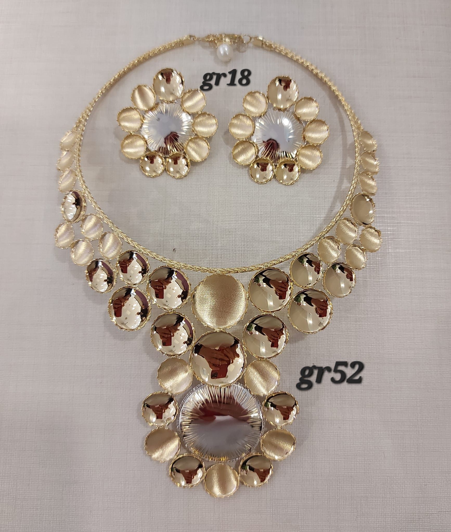 PAURE 18 KT CON COLLANA E ORECCHINI 