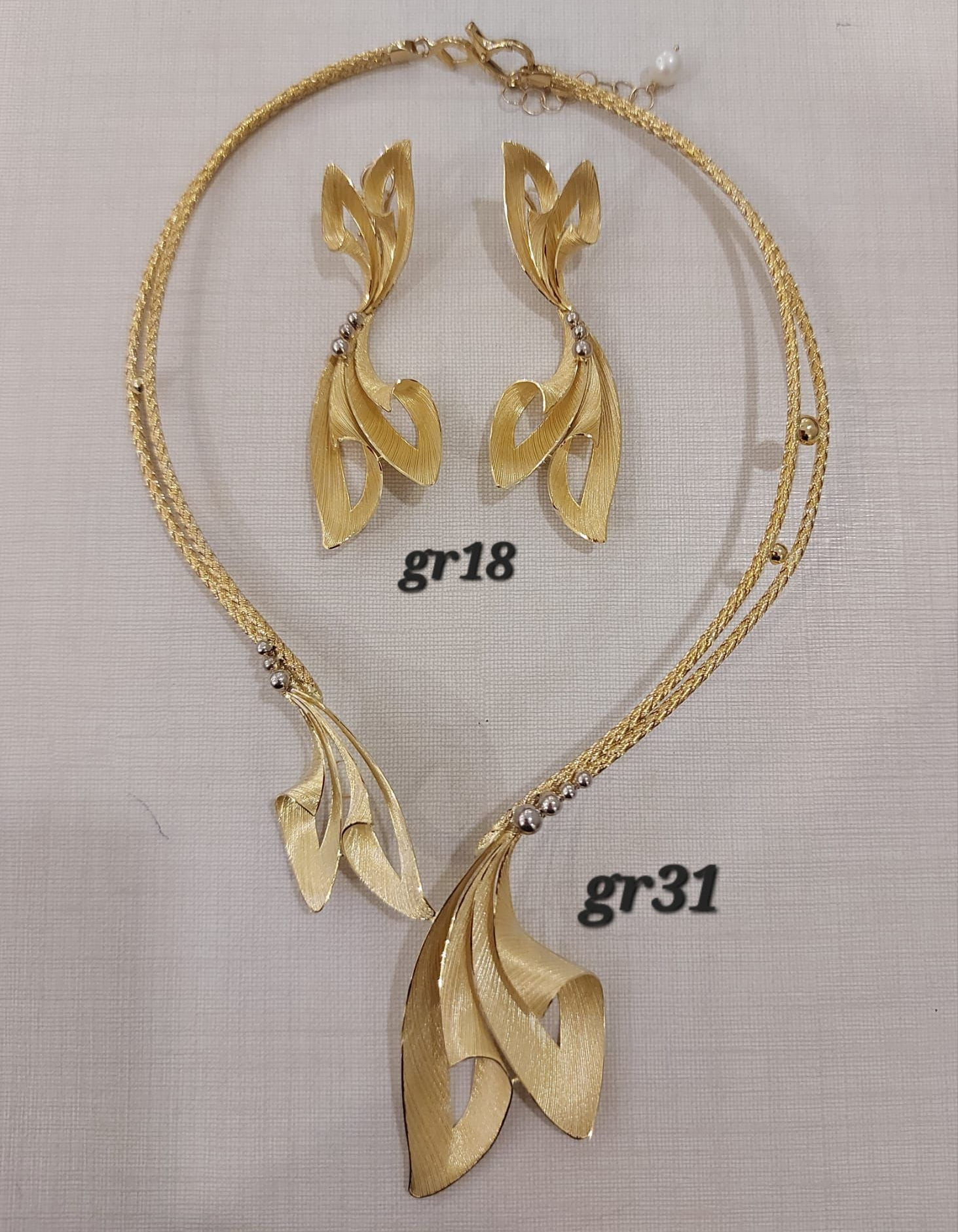COLLANA CON ORECCHINI ORO GIALLO  18K