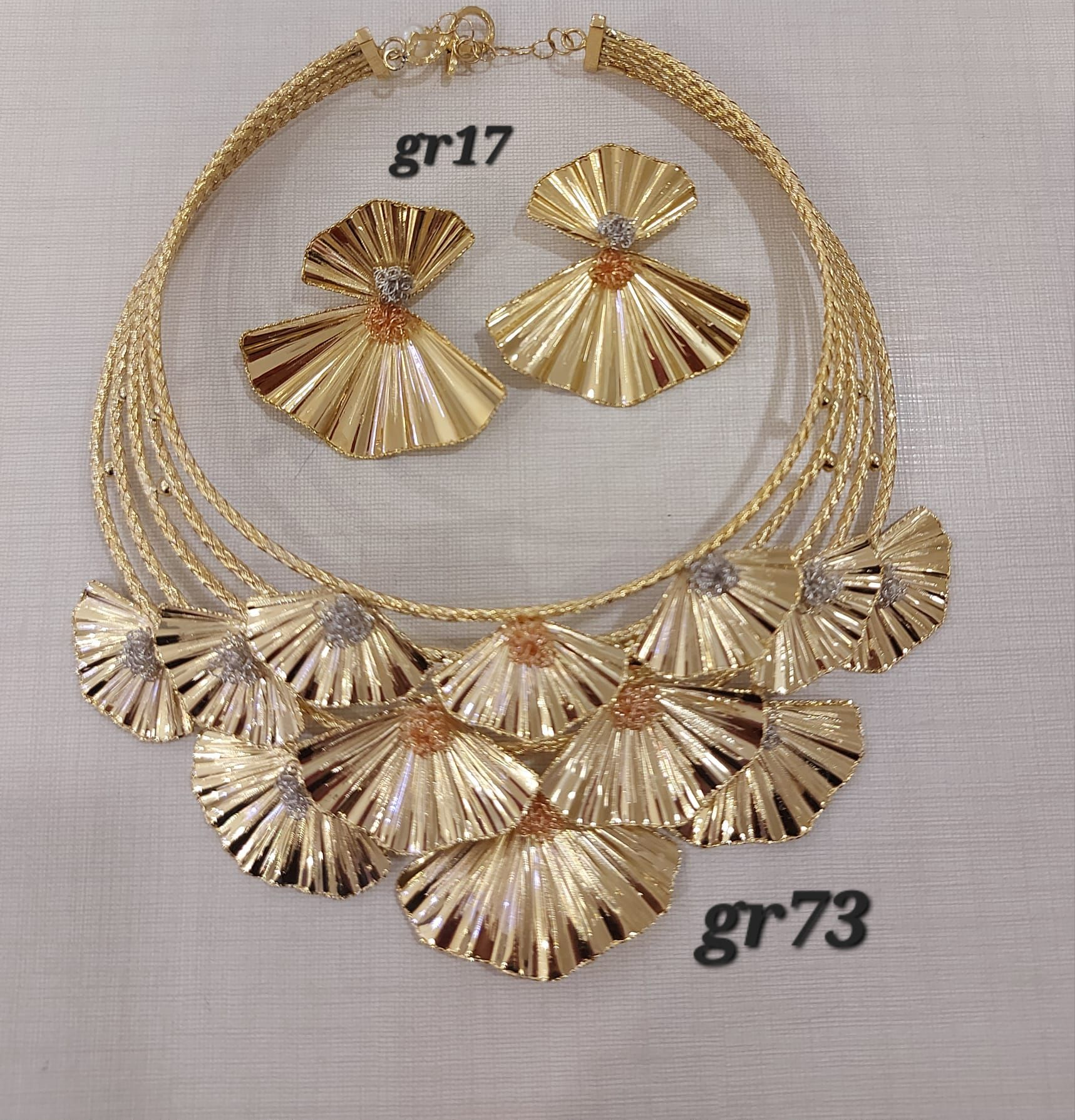 PARURE CON ORECCHINI  ORO 18K   GIALLO 