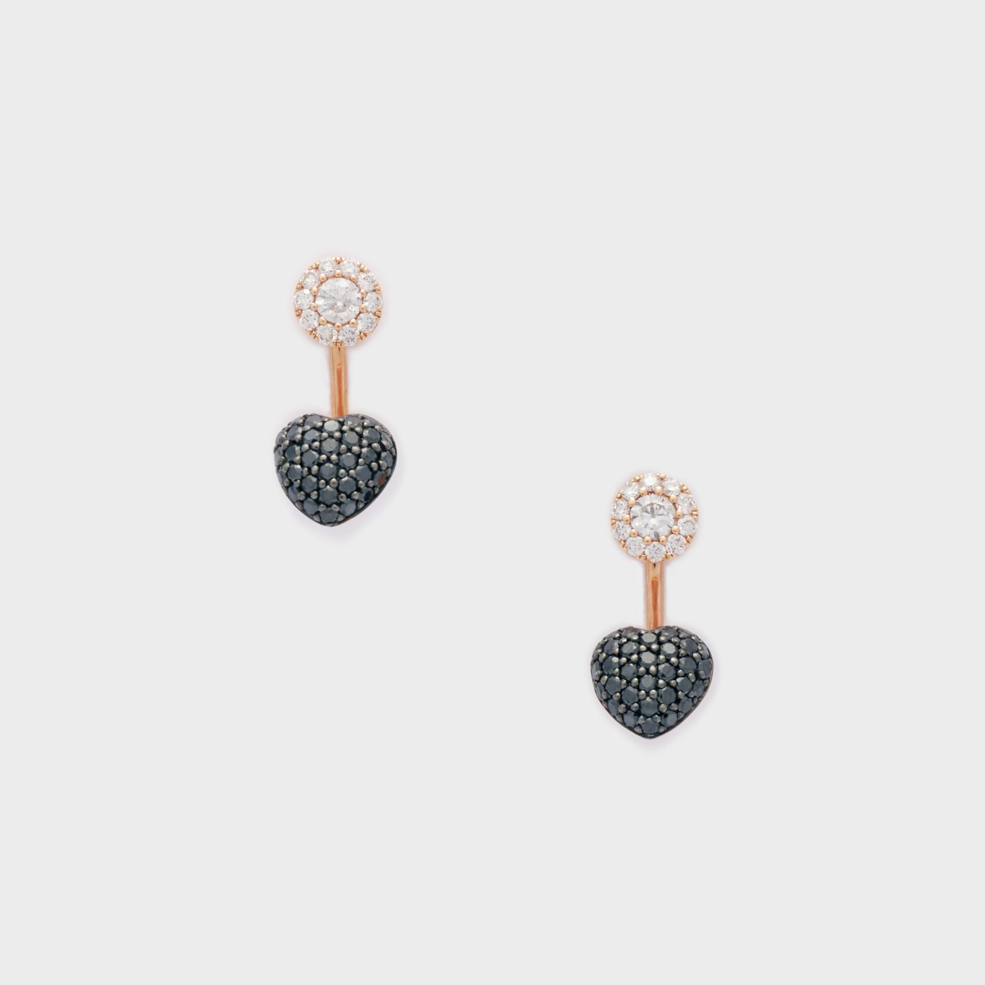 ORECCHINI  18 KT PENDENTI A FORMA DI CUORE  MICROFUSIONE CHIUSURA MONACHELLA CON DIAMANTI