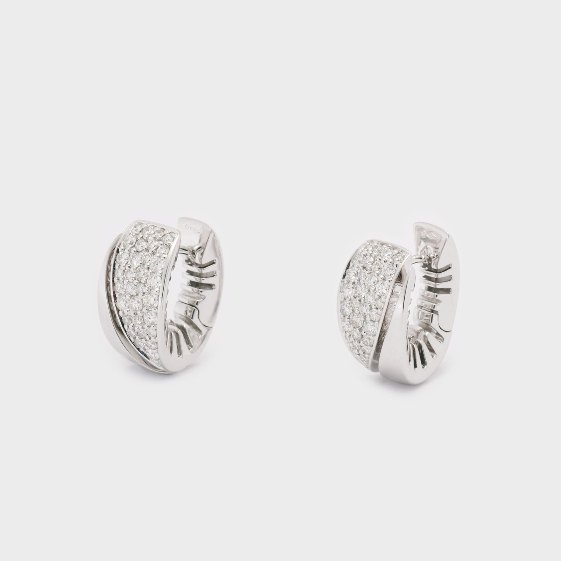 ORECCHINI  18 KT ELETTROFORMAUTURA PENDENTI  CHIUSURA OMEGA CLIP
