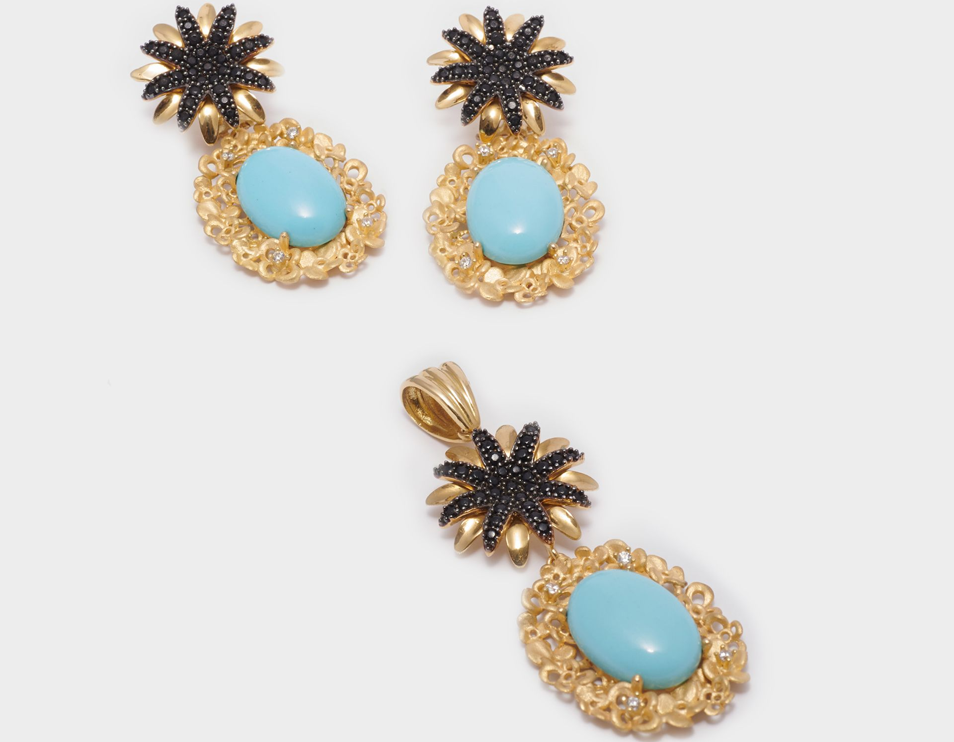 PARURE CON PENDENTE E  ORECCHINI ORO 18 KT