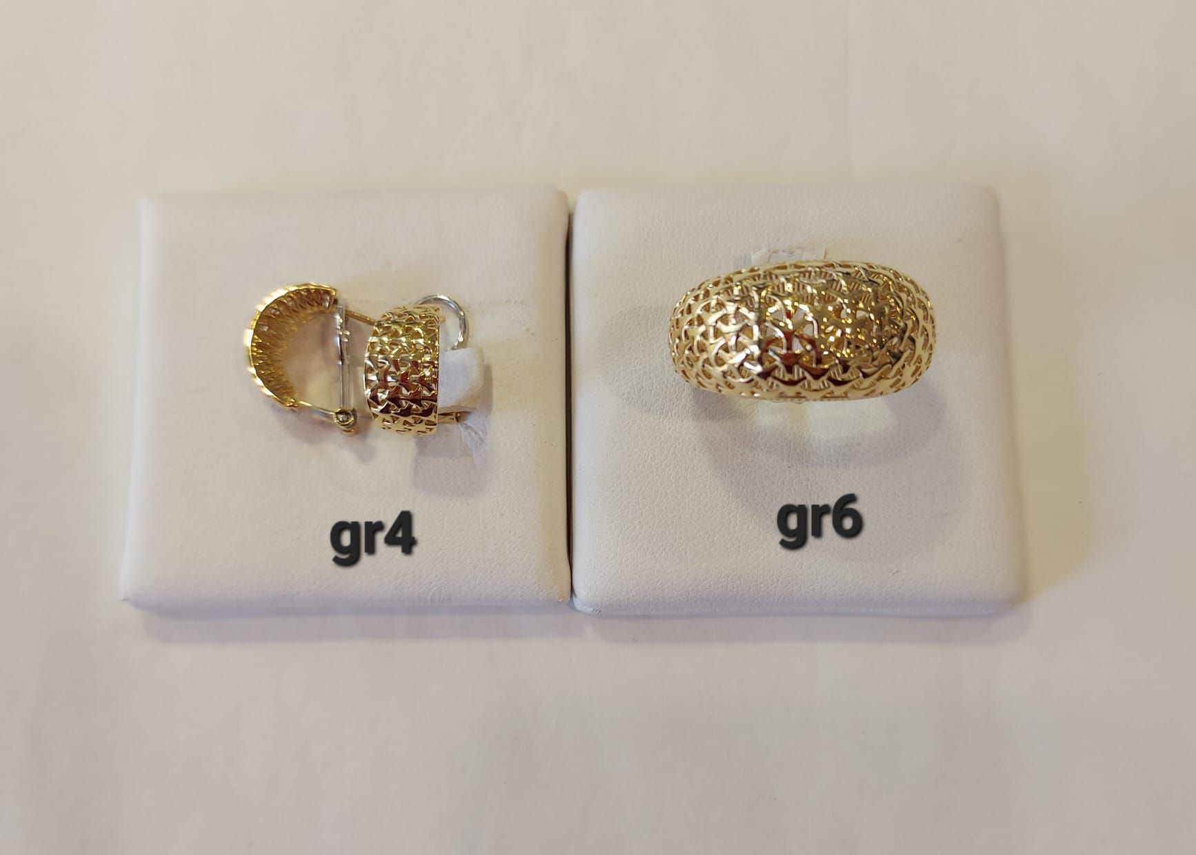 ORECCHINI E ANELLO MARTELLATI