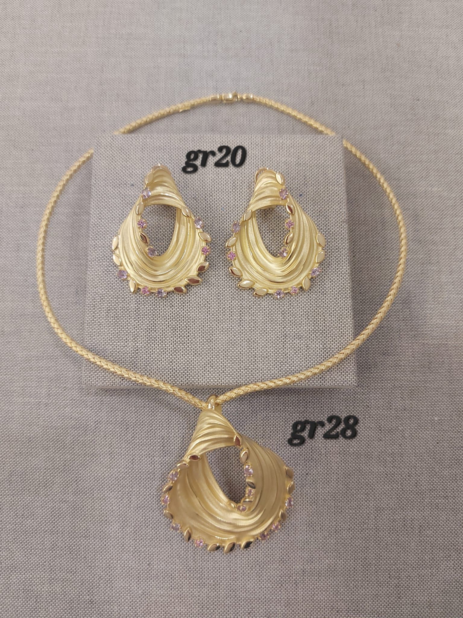 PARURE CON COLLANA ORECCHINI  ORO  GIALLO 18K E PIETRE