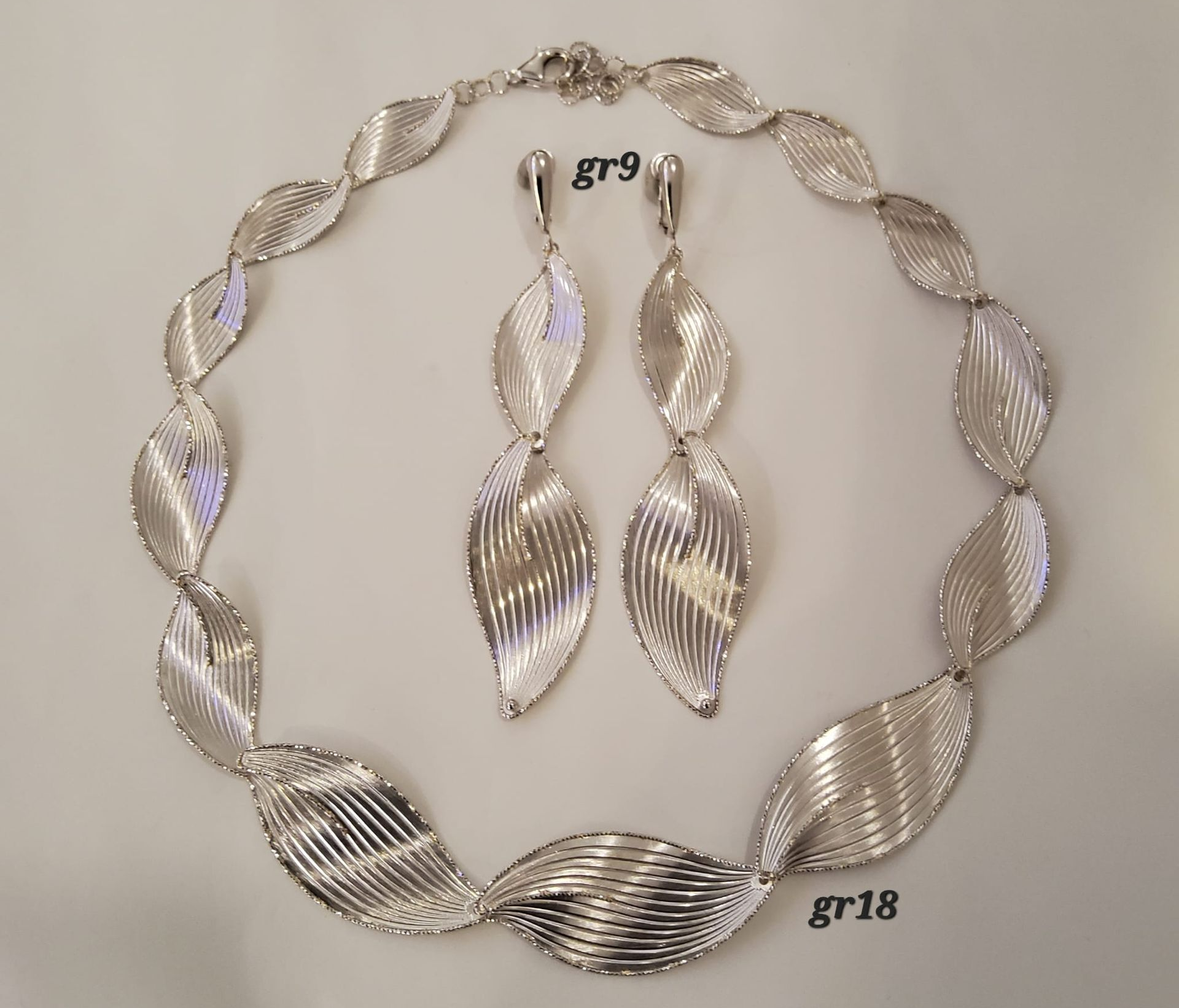 PARURE CON ORECCHINI  ORO 18K  BIANCO 
