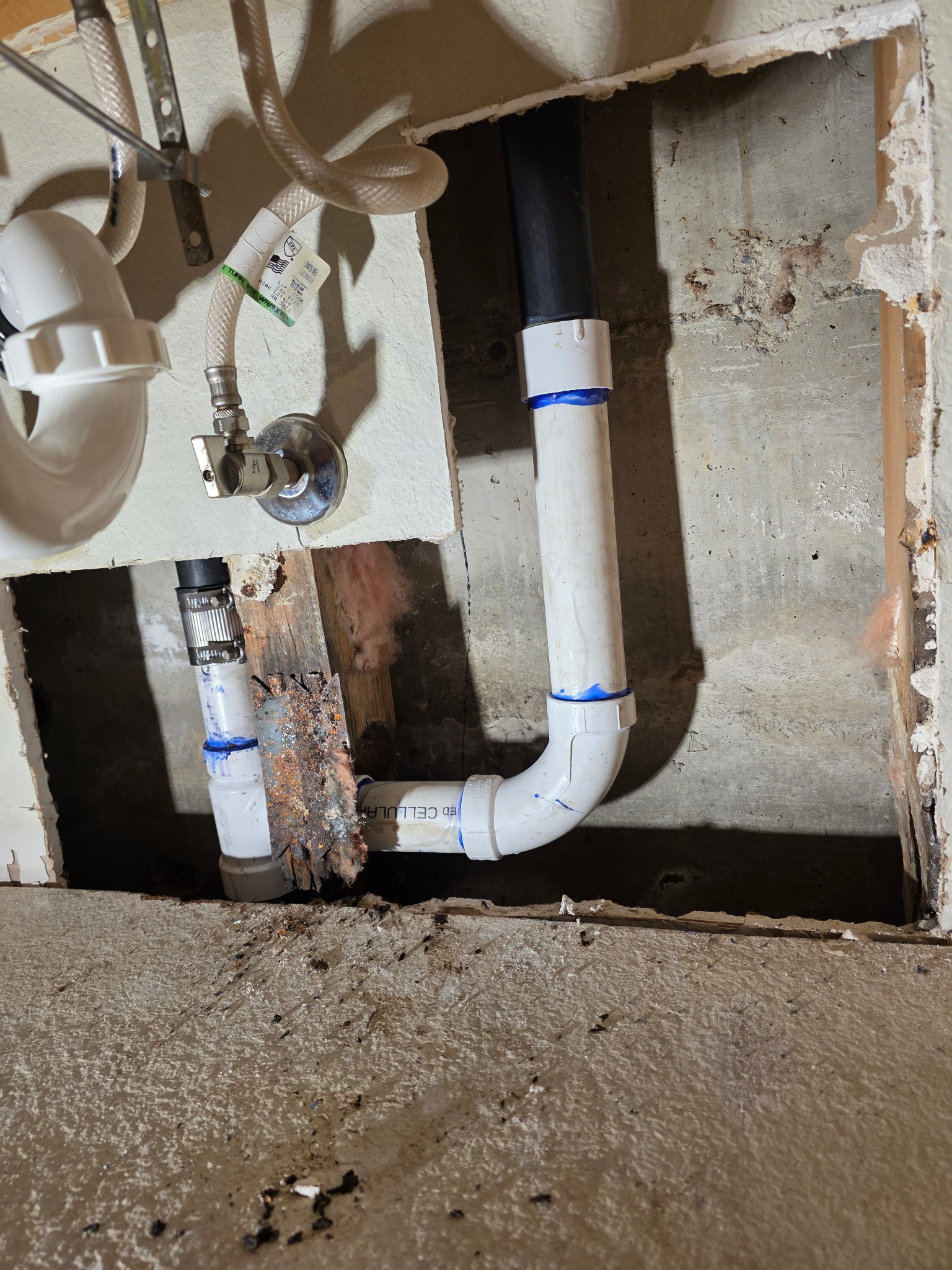Bathroom waste valve fixed to prevent leaking