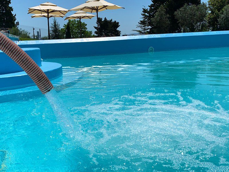 riempimento e svuotamento di piscine