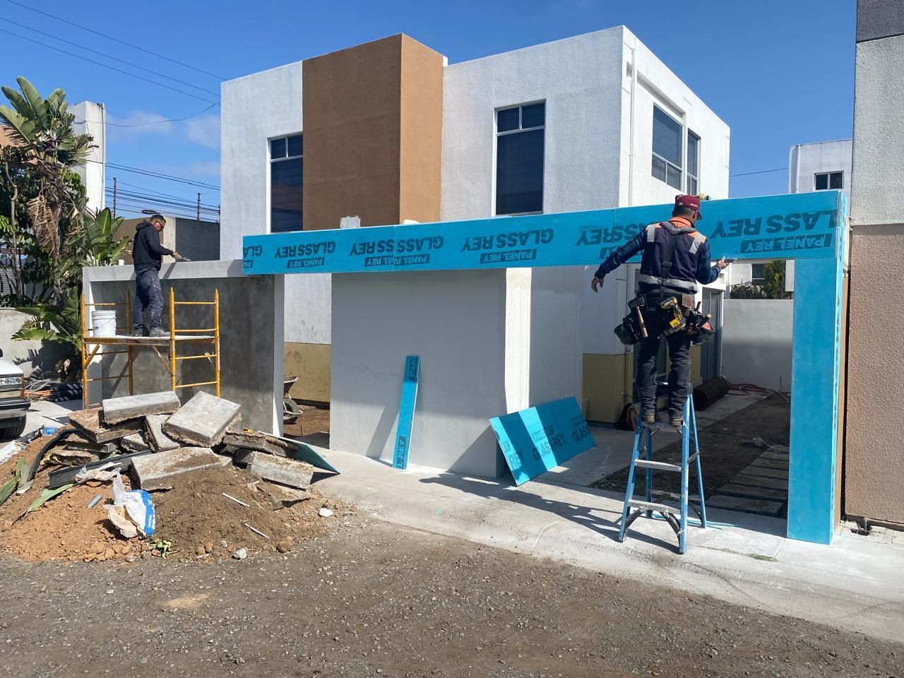 PROYECTO Y CONSTRUCCIÓN DE LA FACHADA FRACC. EL RUBY 