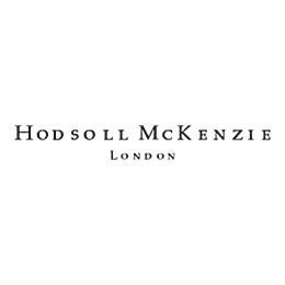 Logo di Hodsoll McKenzie London in testo nero su sfondo bianco.