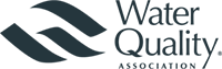 Logotipo de la Asociación de Calidad del Agua, con un símbolo de ola estilizado.