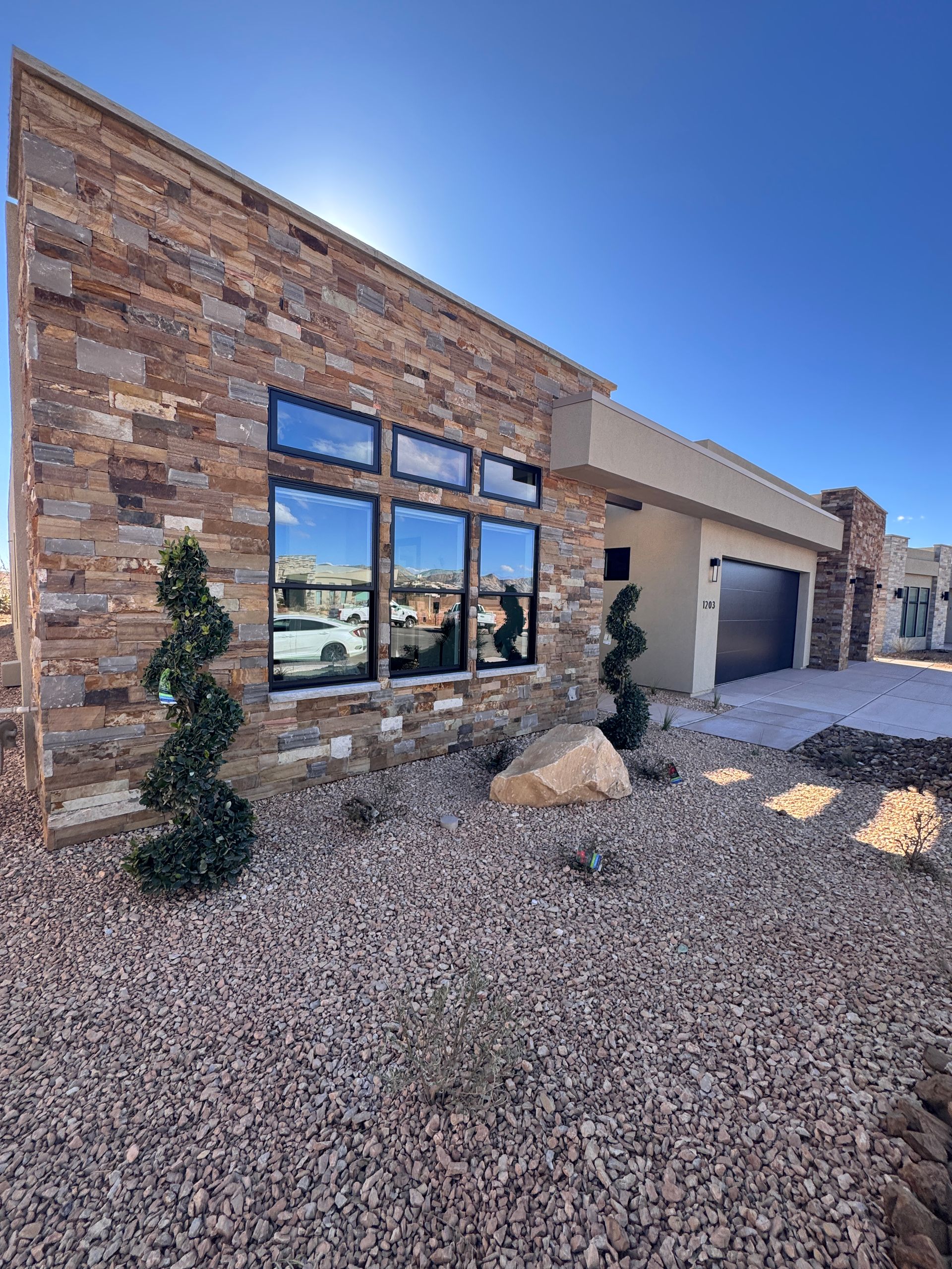 Interior photo of JMI Contructors' parade home in The Ledges