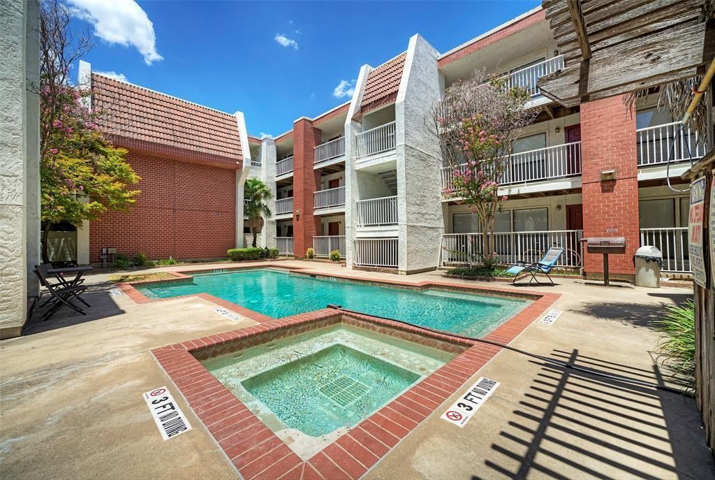 3115 Helms St APT 210