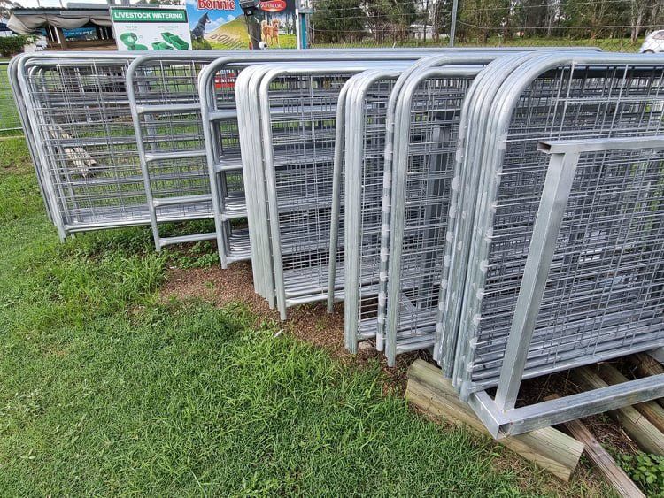 Metal Fence Stock — Pet N Produce Supplies & Saddlery In Maryborough QLD