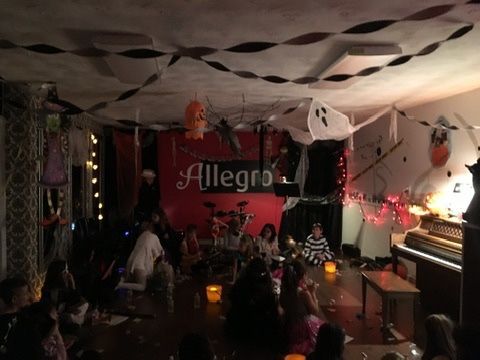 A room with a sign that says allegro on it