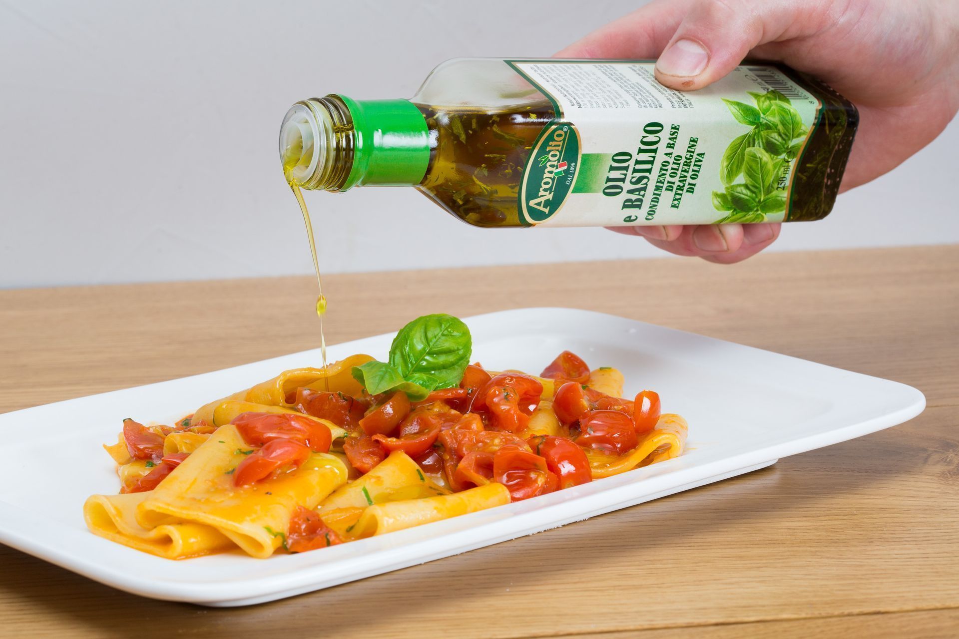 Aromolio - olio extravergine di oliva e olio aromatizzato