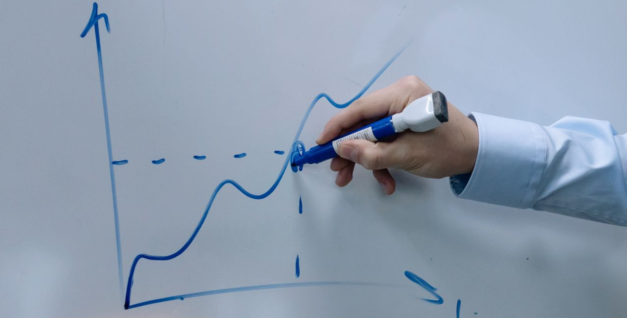 Grafiek netto inkomen eenmanszaak versus BV in 2026 met omslagpunt bij 115.000 euro winst