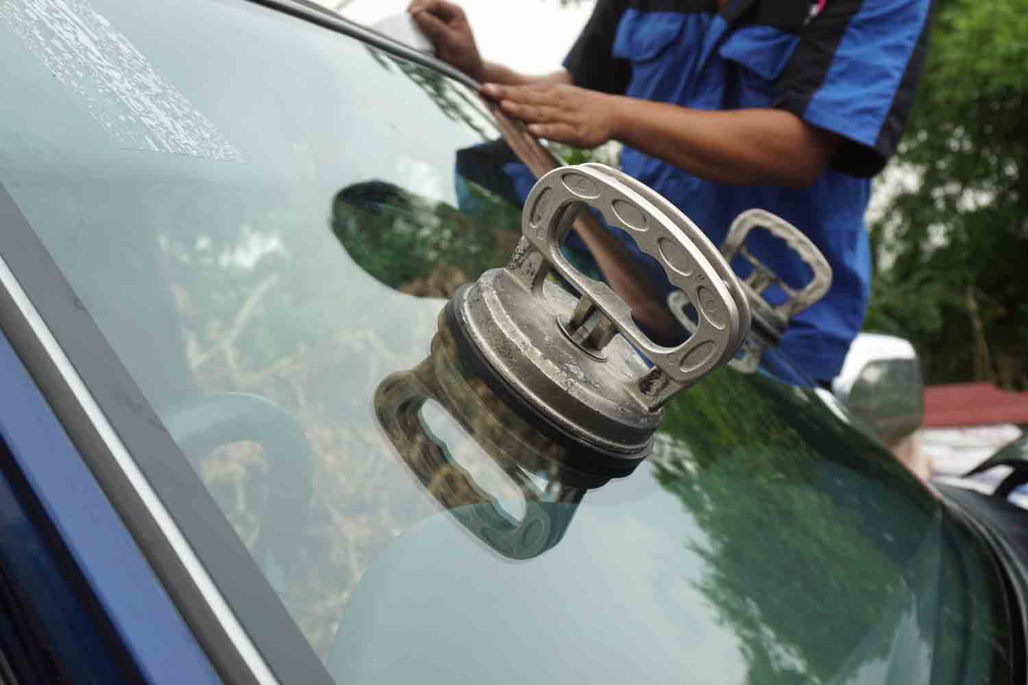Repairing Of Broken Windshield - Windshield in Port Macquarie, NSW