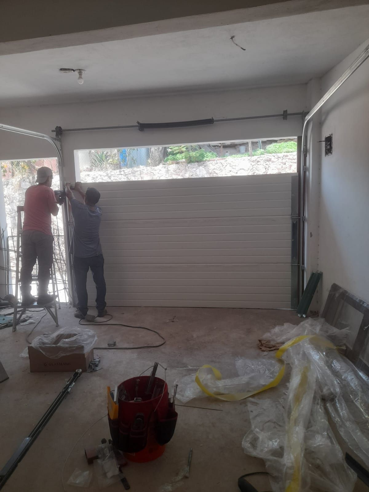 SISTEMAS DE SEGURIDAD Y PUERTAS AUTOMÁTICAS SISPA SISTEMAS DE SEGURIDAD Y PUERTAS AUTOMÁTICAS SISPA