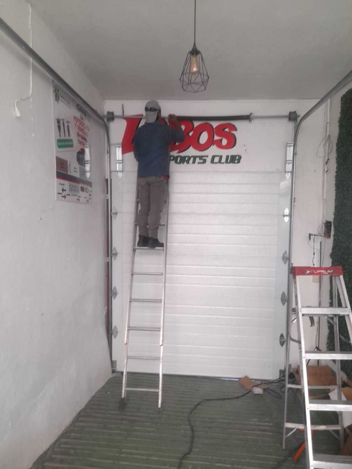 SISTEMAS DE SEGURIDAD Y PUERTAS AUTOMÁTICAS SISPA SISTEMAS DE SEGURIDAD Y PUERTAS AUTOMÁTICAS SISPA