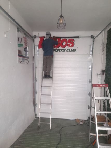 SISTEMAS DE SEGURIDAD Y PUERTAS AUTOMÁTICAS SISPA
