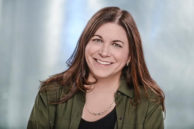Toronto Talent Agent Shari Quallenberg’s Advice for Actor Headshots AMI Artist Management | Annex Photo Toronto