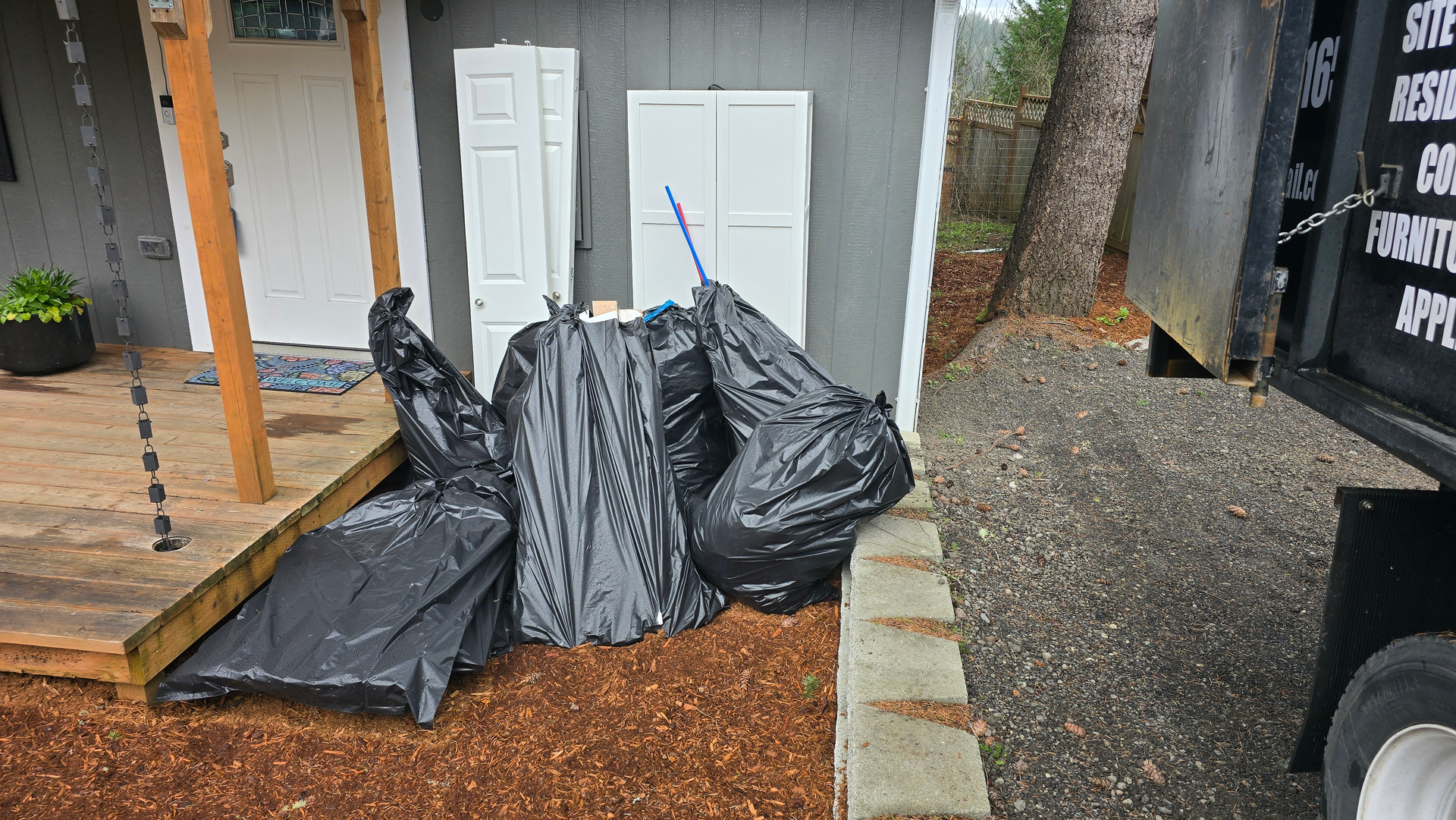 junk removal, junk pickup, cleanout services