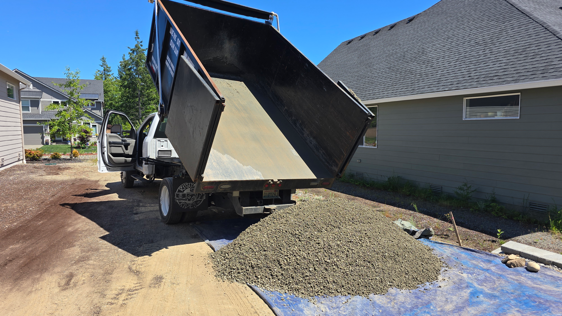 gravel delivery, landscaping delivery