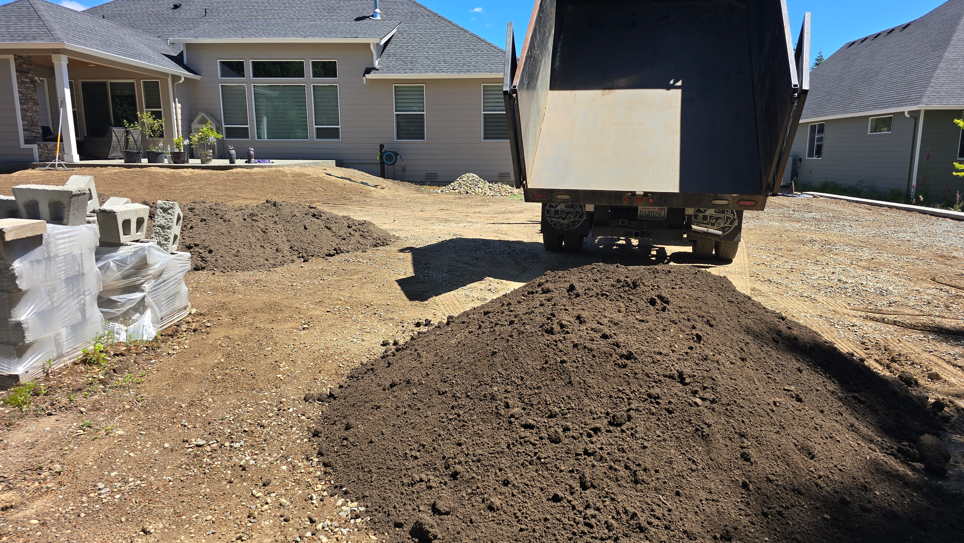 gravel delivery, landscaping delivery