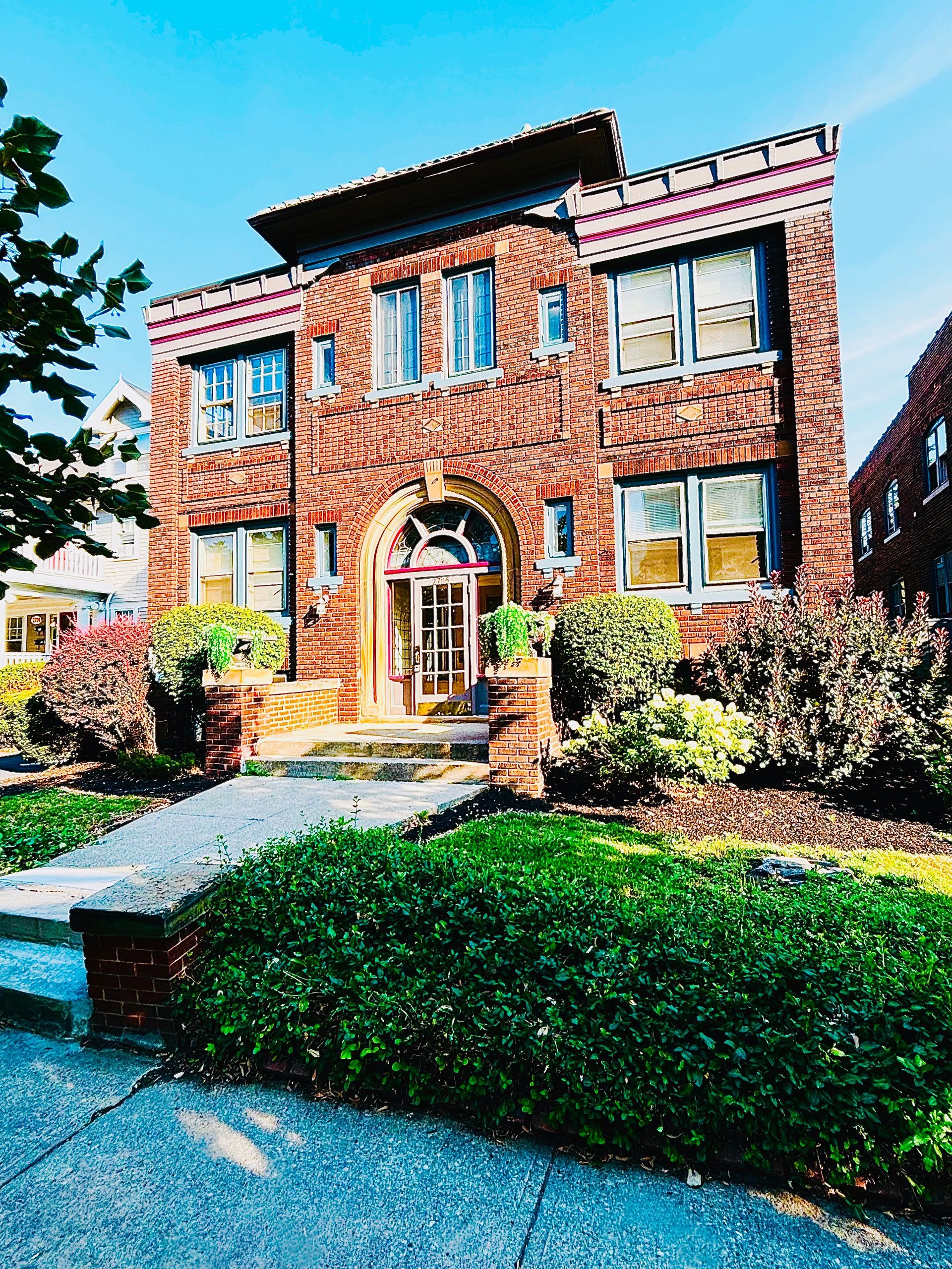 2705 Hampshire