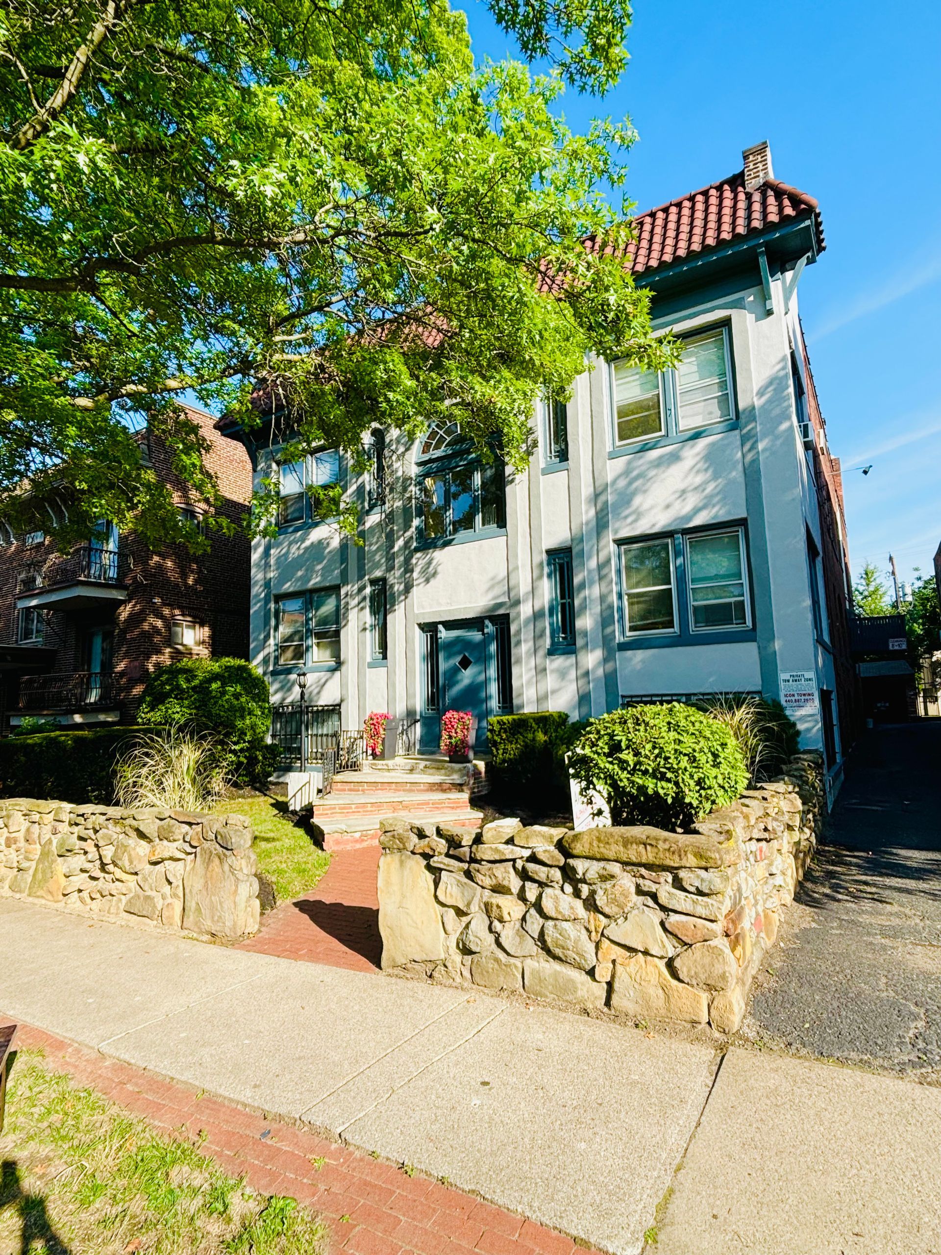2777 Hampshire