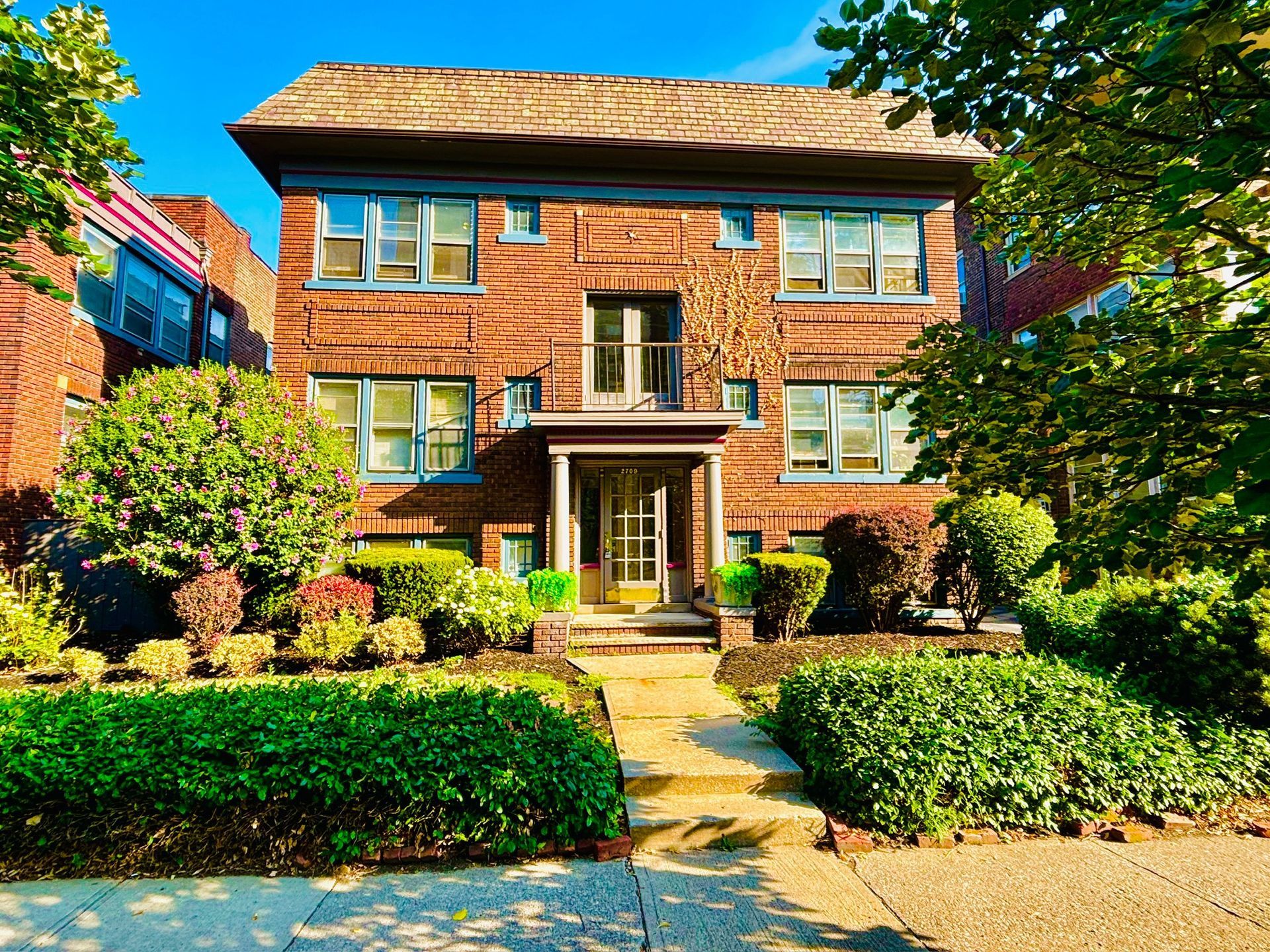 2709 Hampshire