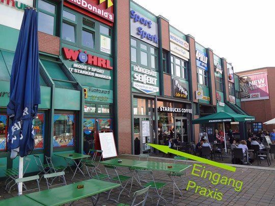Eingang zur Zahnarztpraxis im PEP München Neuperlach