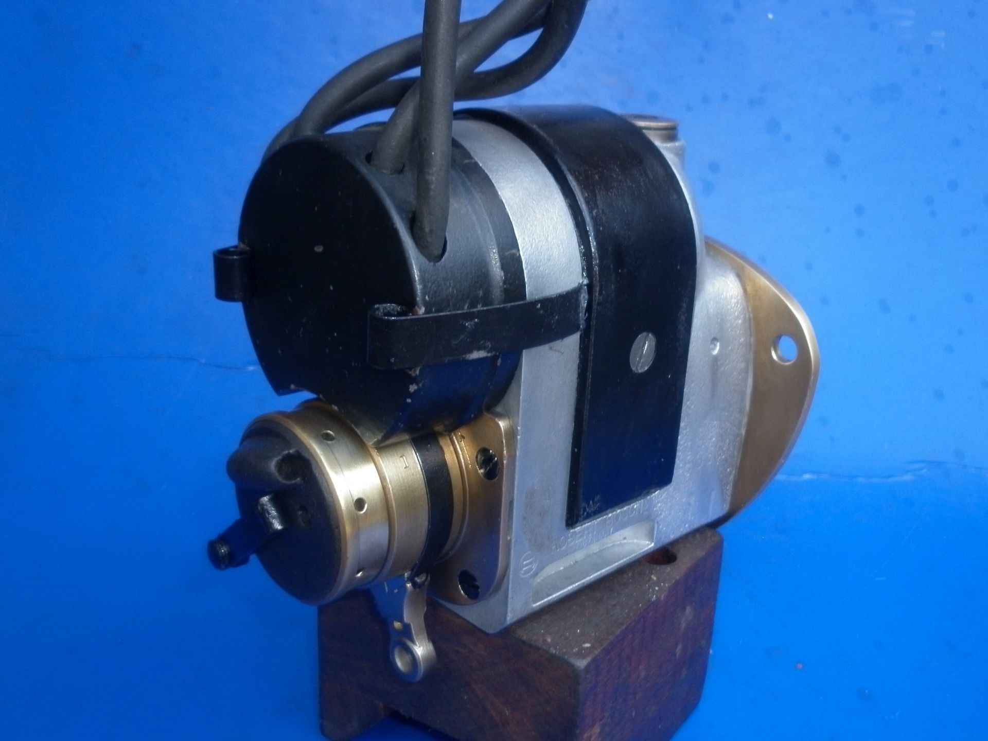 he Magneto Guys - Help identifying magnetos