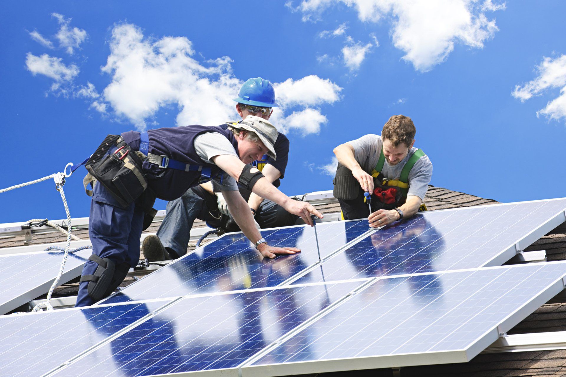 SOLAR PANEL INSTALLATION IN APPLE VALLEY, CA SOLAR PANEL INSTALLATION IN APPLE VALLEY, CA