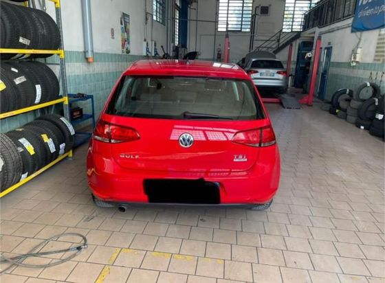 Volkswagen Golf 7 rossa usata 