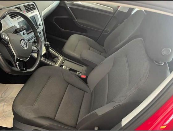 interni Volkswagen Golf 7 rusata 