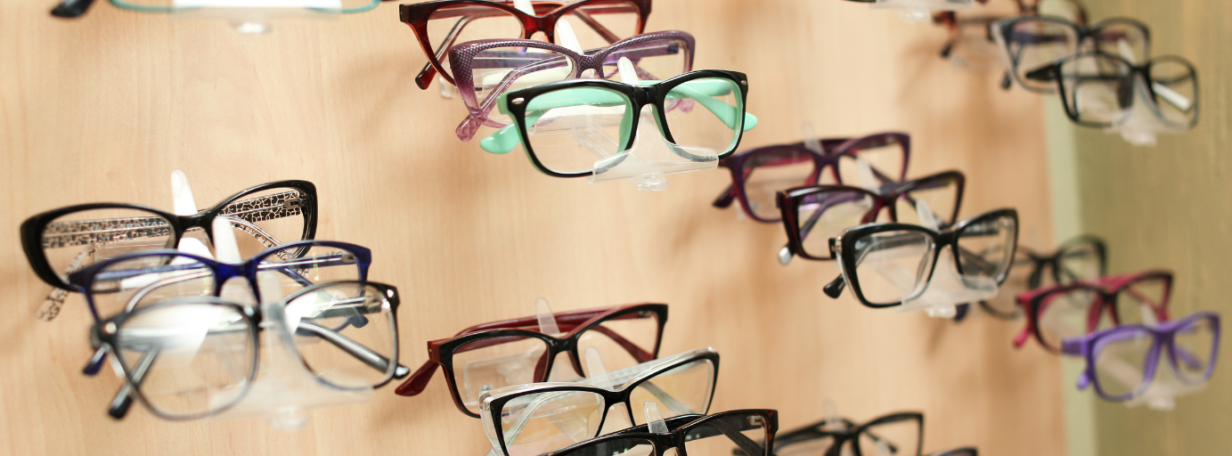 Eyeglasses try-on service