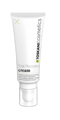 Weiße Tube der Toskani Cosmetics Total Recovery Creme auf einfarbigem Hintergrund