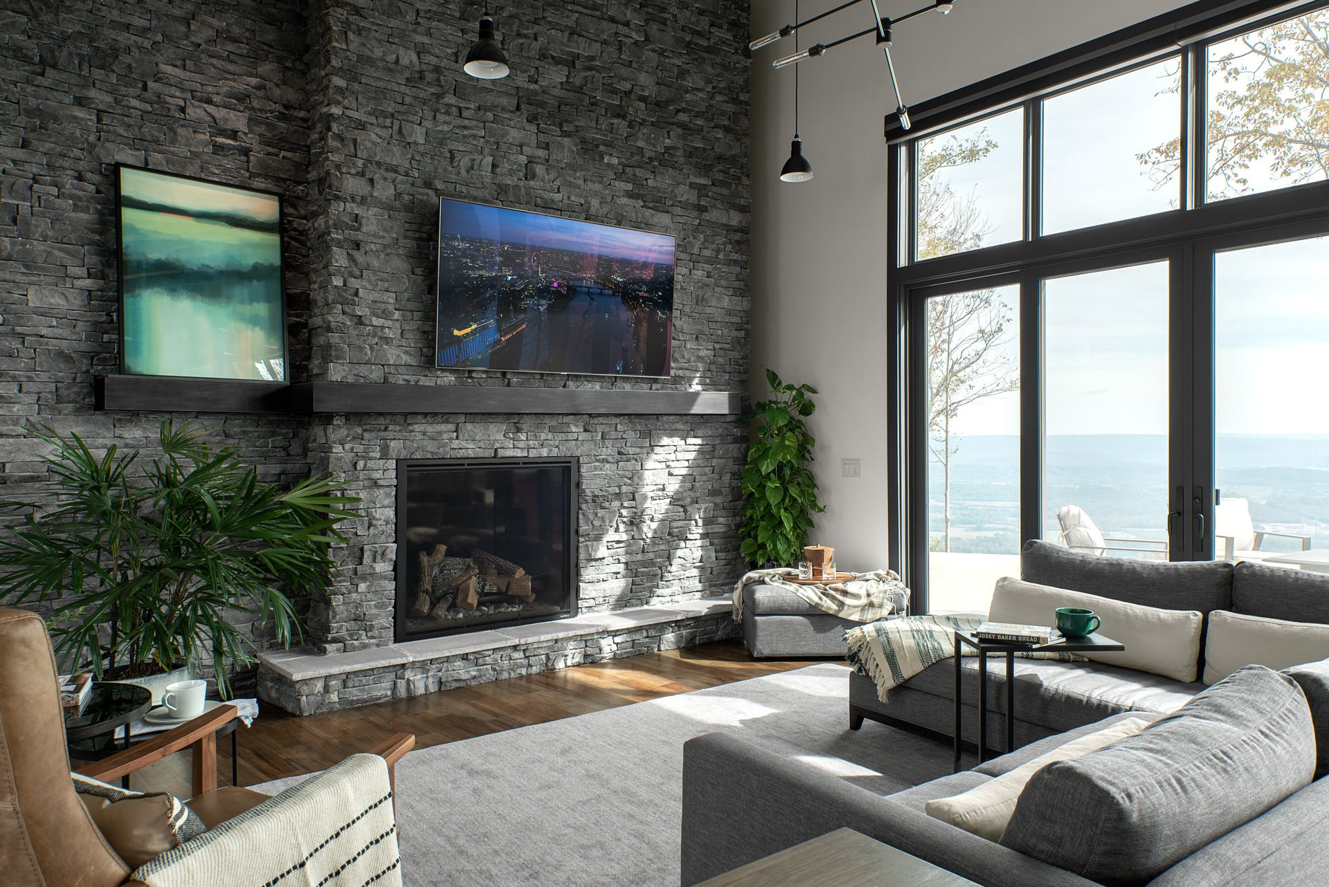 Modern Hillside Retreat | Mountain Home Design