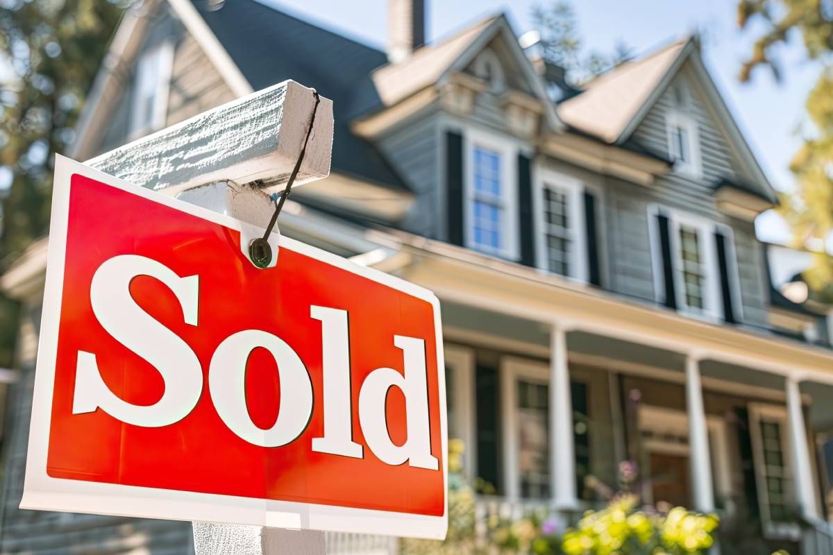Sold sign in front of a home near Lexington, KY
