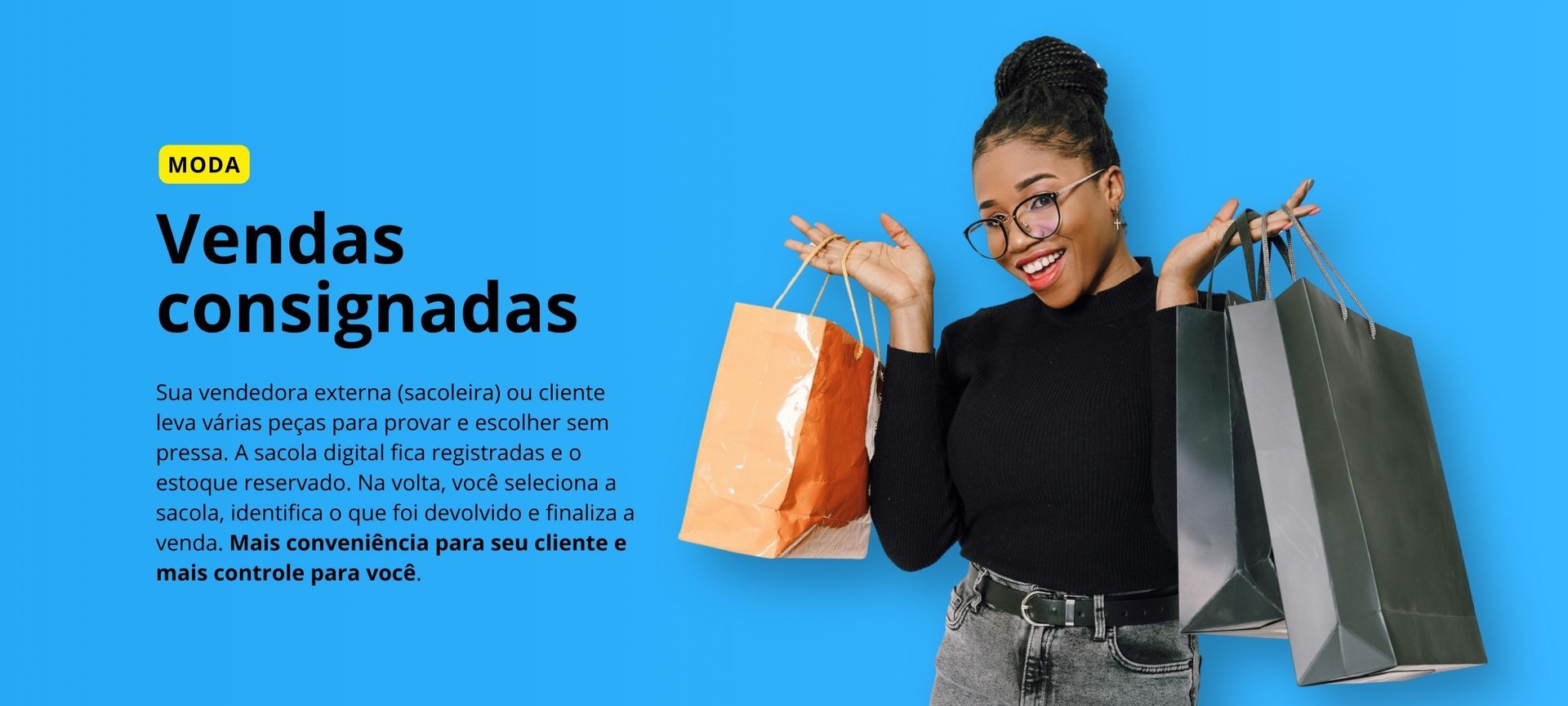 Mulher segurando sacolas de compras, sorrindo. Fundo azul com o texto "Vendas consignadas".