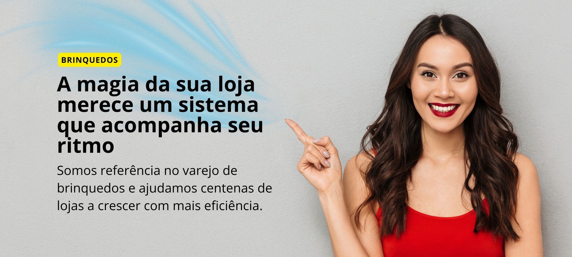 Pessoa usando o celular para fazer uma compra. Texto dizendo "Pedidos no celular" para materiais de construção.