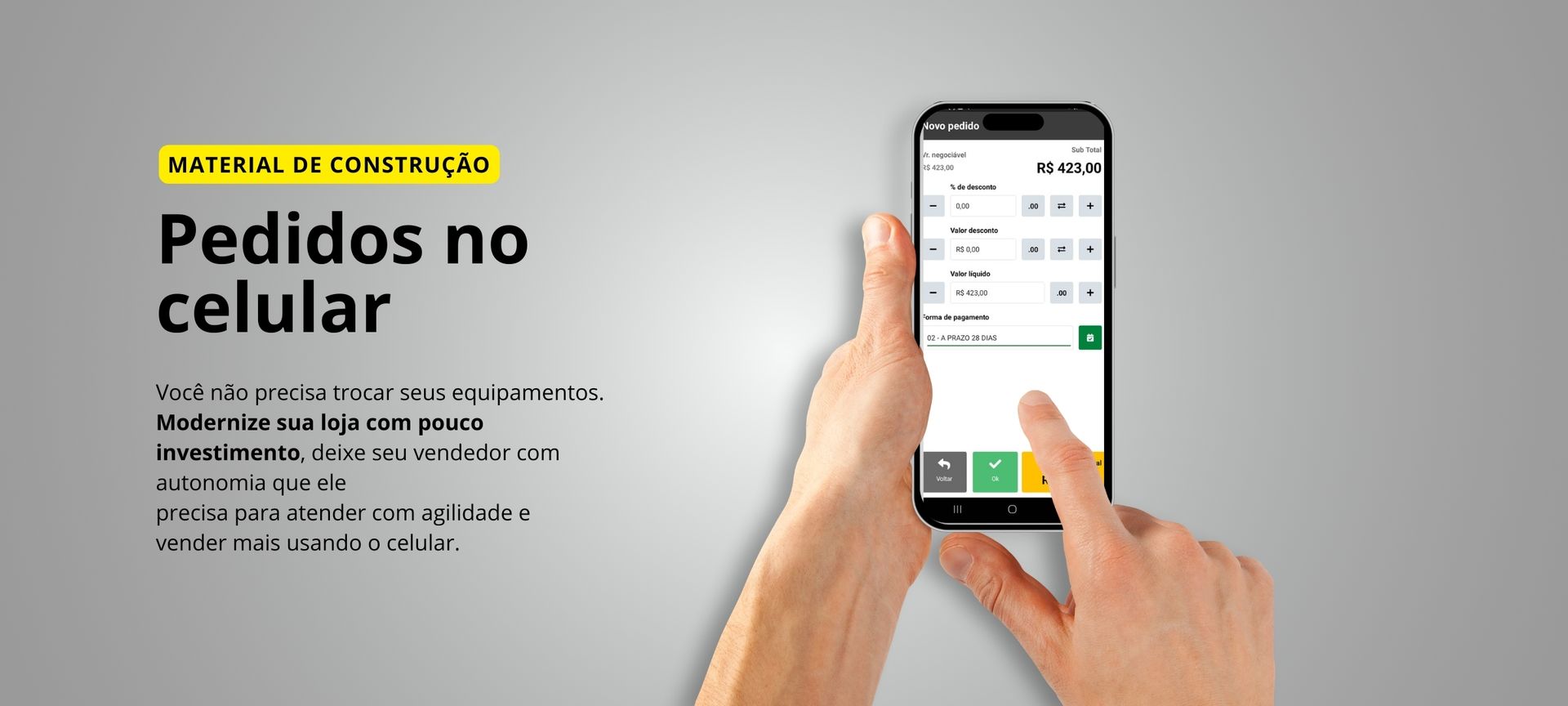 Pessoa usando o celular para fazer uma compra. Texto dizendo "Pedidos no celular" para materiais de construção.