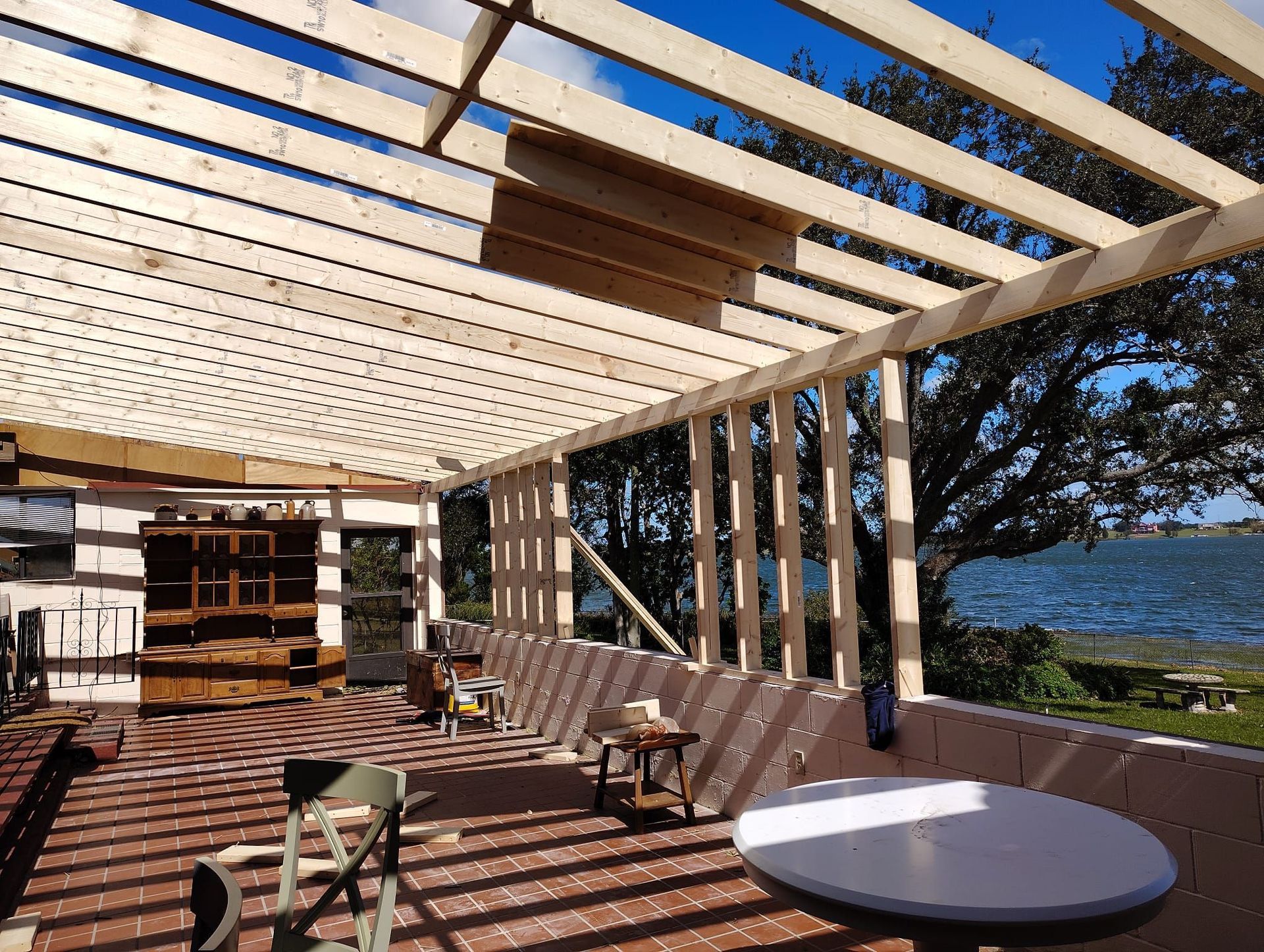 General contractor completing home improvement work in Auburndale, Florida