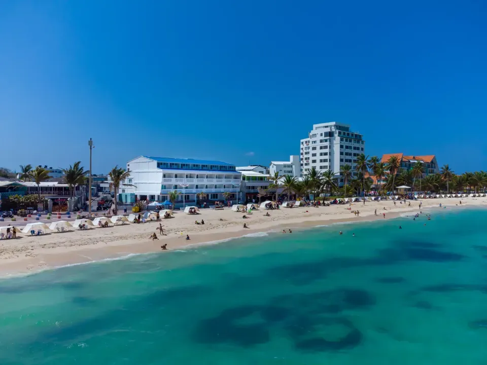 Viajar a San Andrés con niños: hospédate en una zona que facilite todo