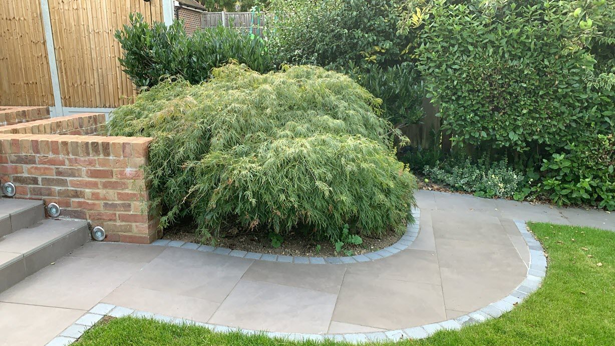 brick retaining wall patio